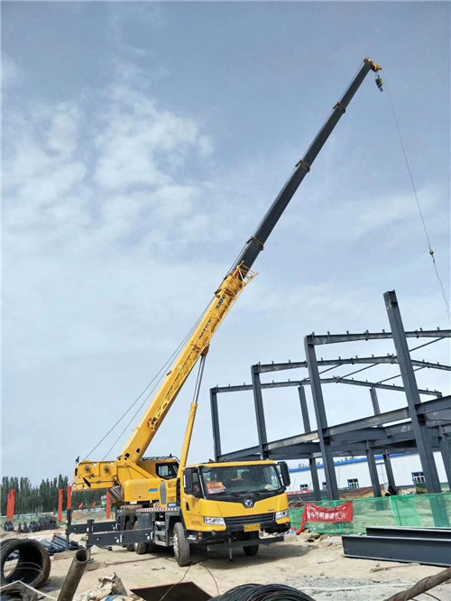 娄底市超高层建筑钢结构吊装案例